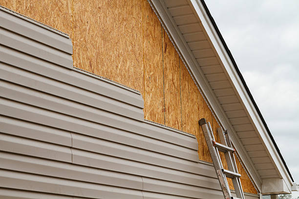 Professional Siding Repair technician working in Rahway, NJ